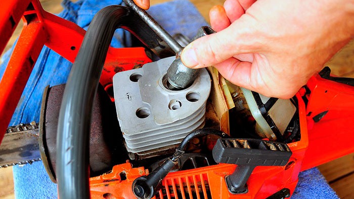 Бензопила сильно гріється