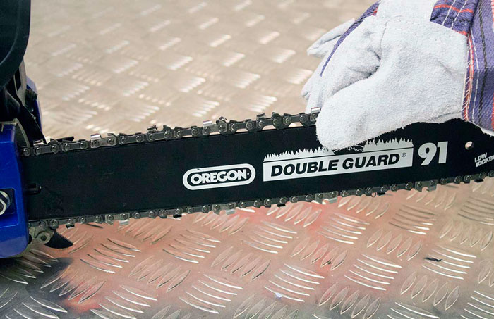 Як натягнути ланцюг на бензопилі